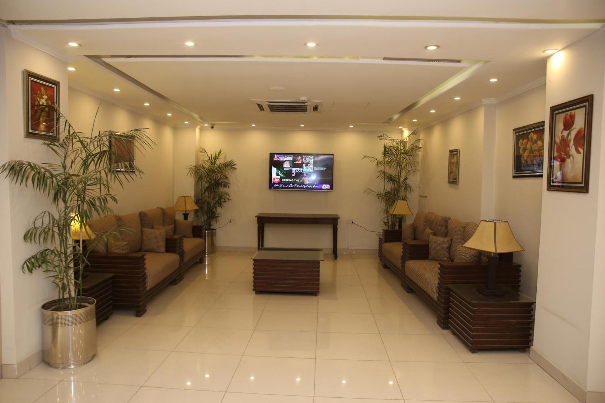 Fort Continental Hotel Peshawar Exterior photo