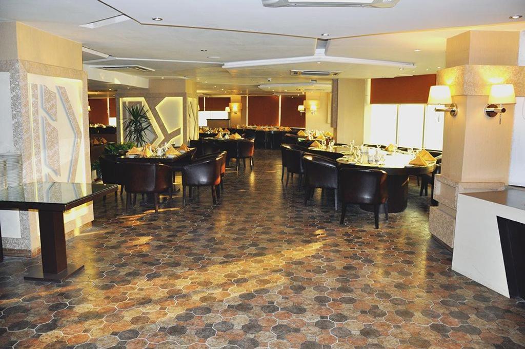 Fort Continental Hotel Peshawar Exterior photo