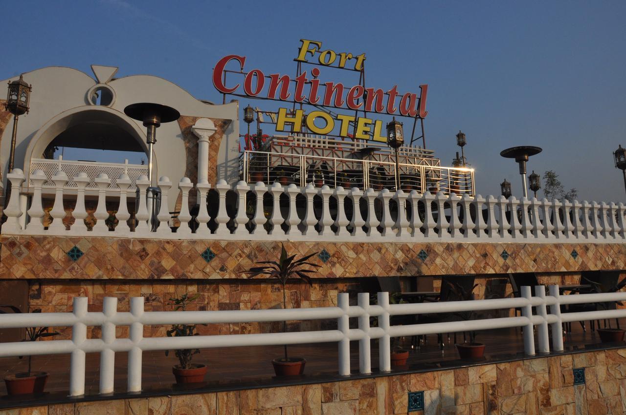 Fort Continental Hotel Peshawar Exterior photo