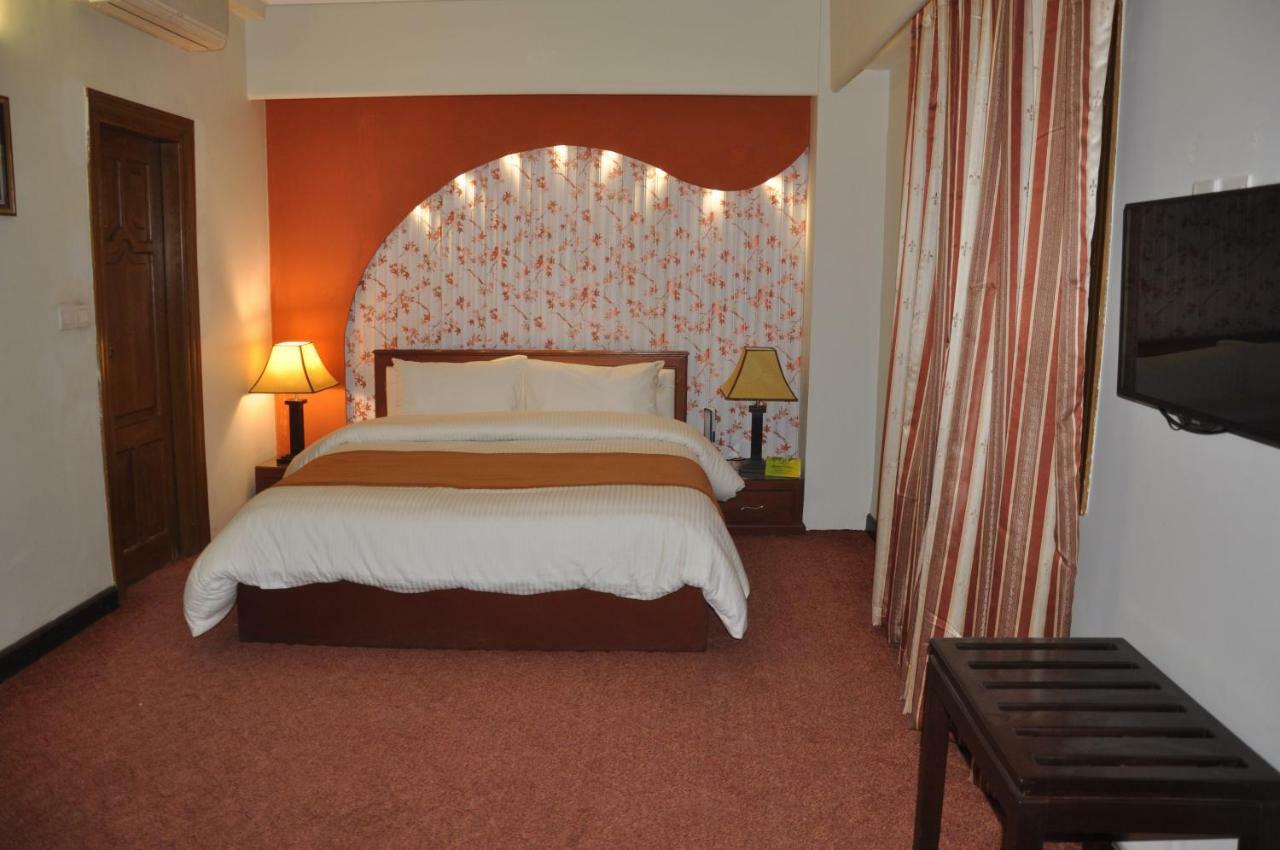 Fort Continental Hotel Peshawar Exterior photo