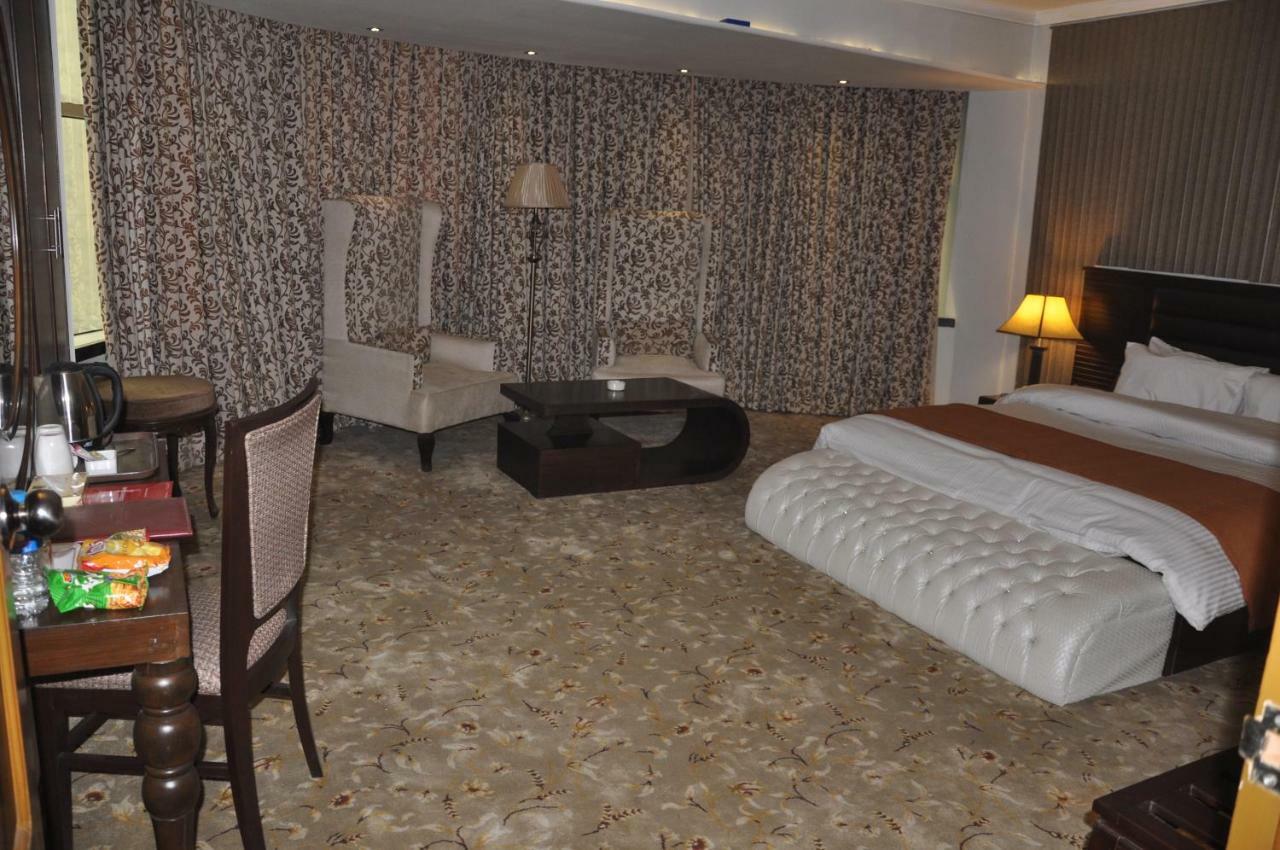 Fort Continental Hotel Peshawar Exterior photo