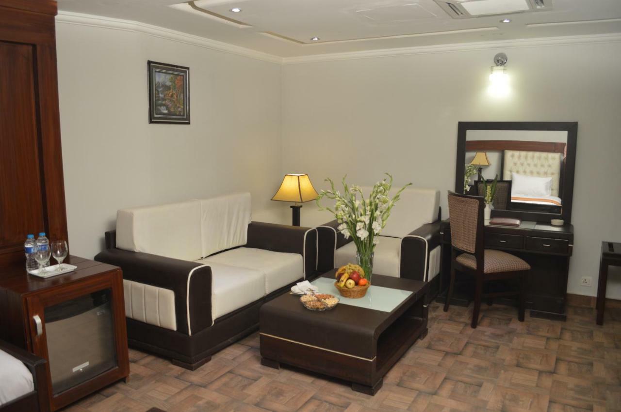 Fort Continental Hotel Peshawar Exterior photo